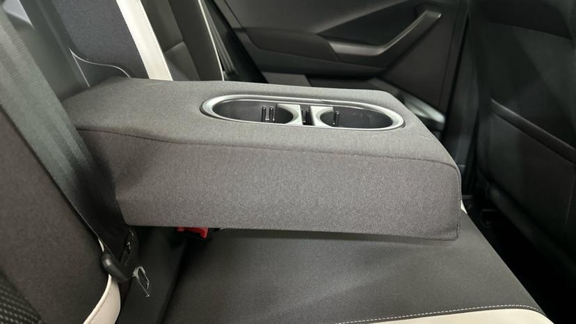 Rear Armrest/ Cup Holder