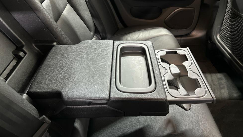 Rear Armrest/ Cup Holder