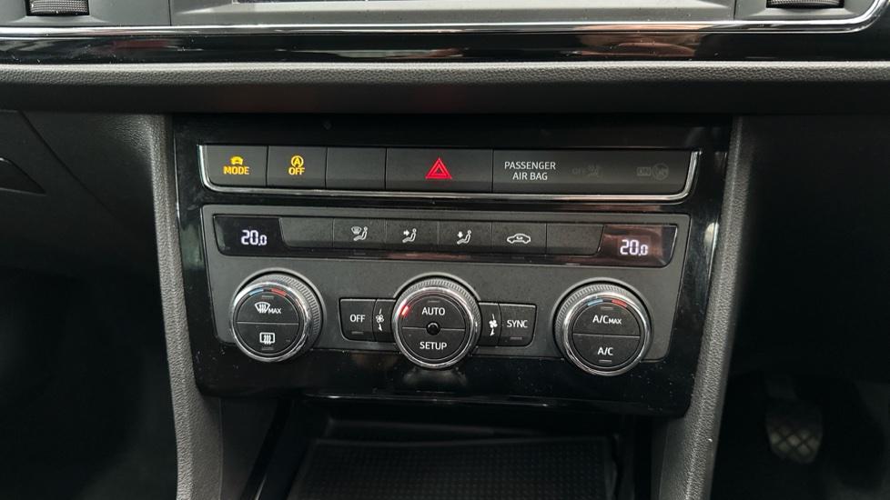 Air Conditioning /Dual Climate Control/Auto Stop Start 