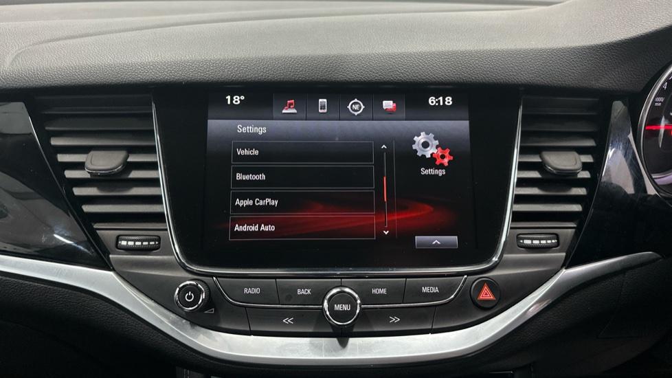 Apple CarPlay / Android Auto / Bluetooth 