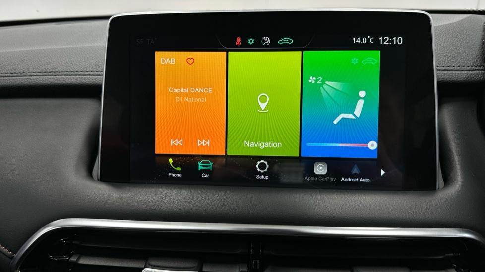 Apple Car Play & Android Auto