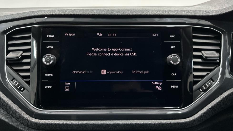 Apple Car Play & Android Auto