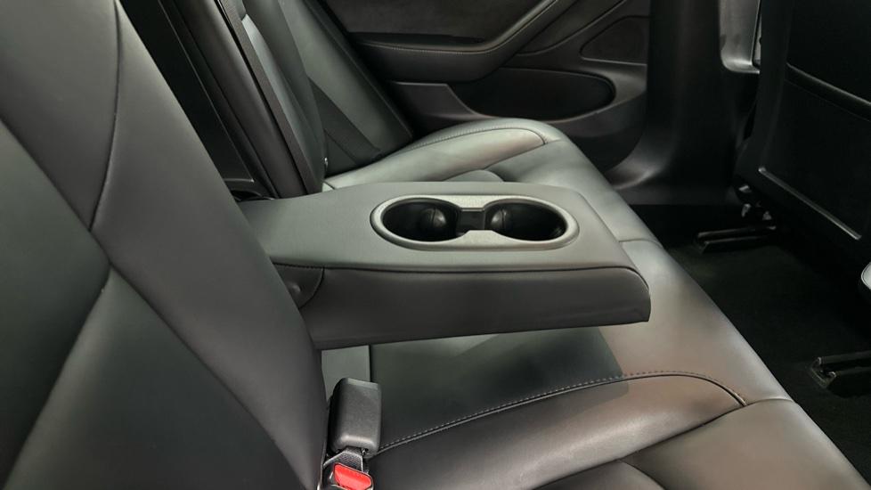 Rear Armrest/ Cup Holder