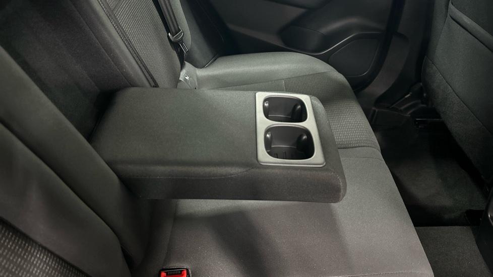 Rear Armrest/ Cup Holder