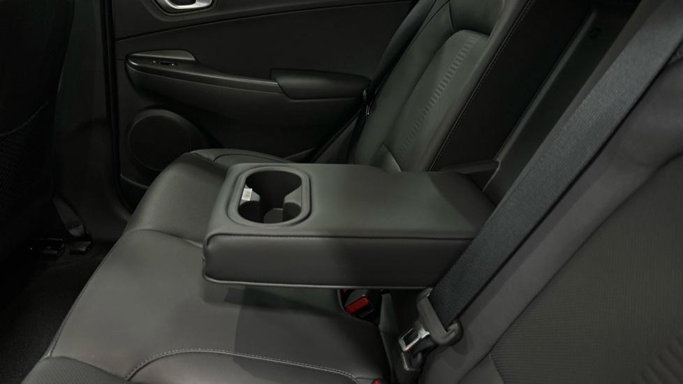 Rear Armrest/ Cup Holder