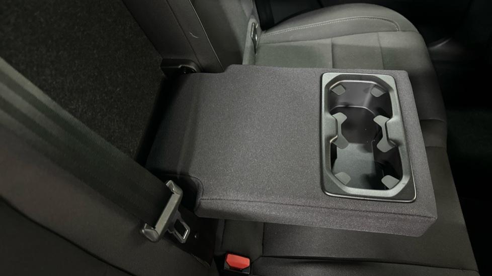 Rear Armrest/ Cup Holder