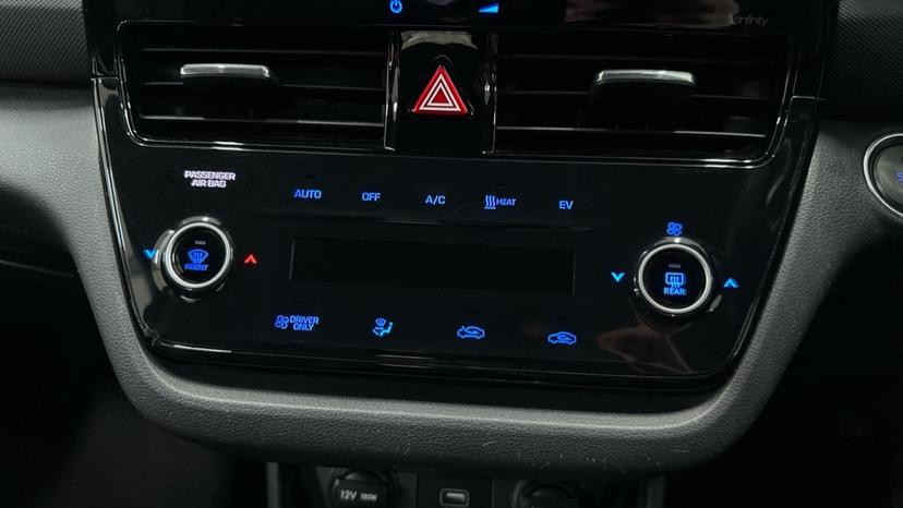 Air Conditioning /Dual Climate Control 