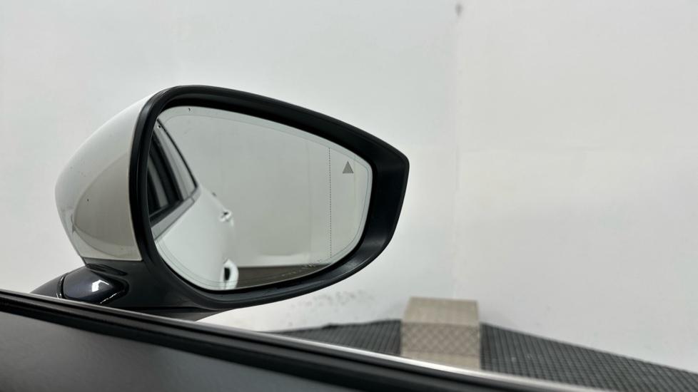 Blind Spot Monitoring System 