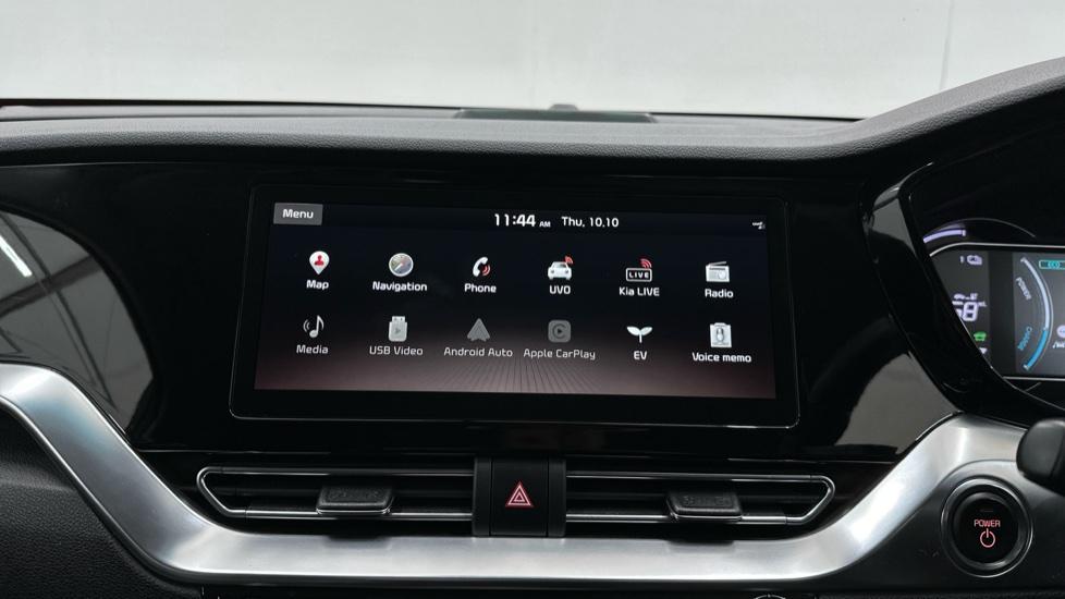 Apple Car Play & Android Auto