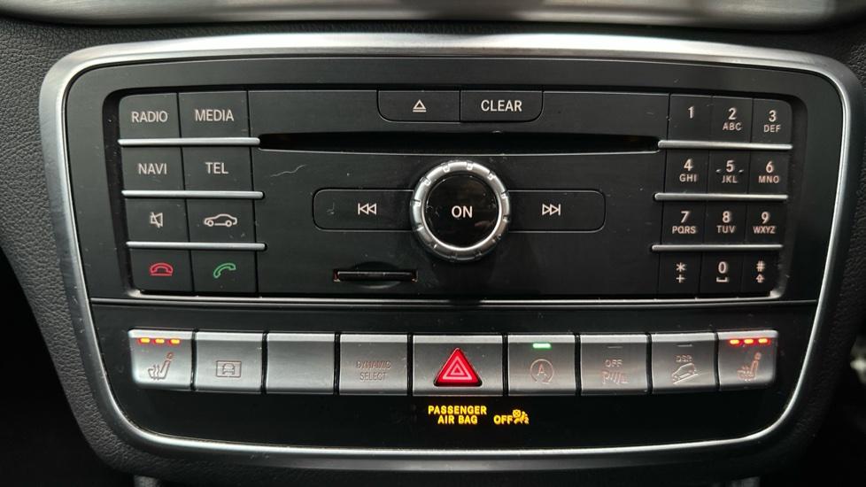 Air Conditioning /Dual Climate Control/Heated Seats 