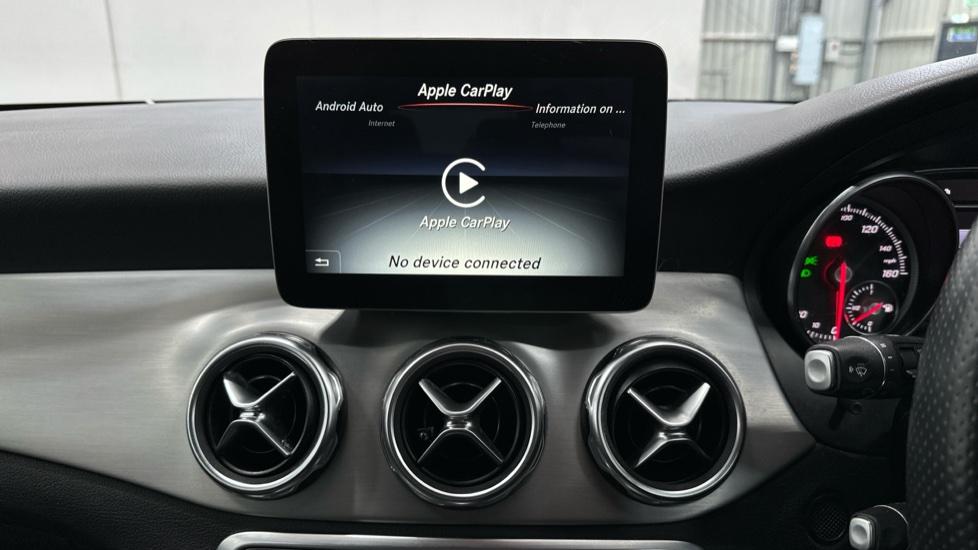 Apple Car Play & Android Auto