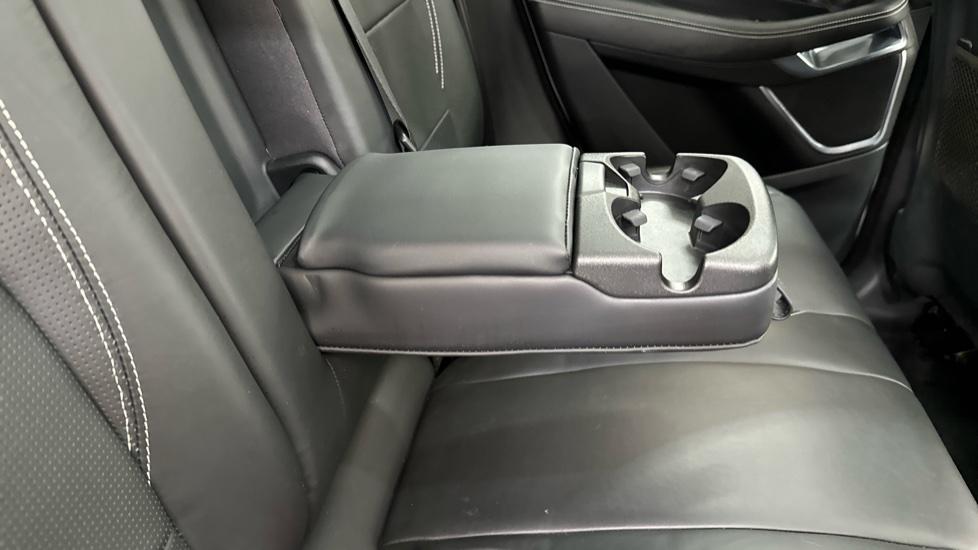 Rear Armrest/ Cup Holder