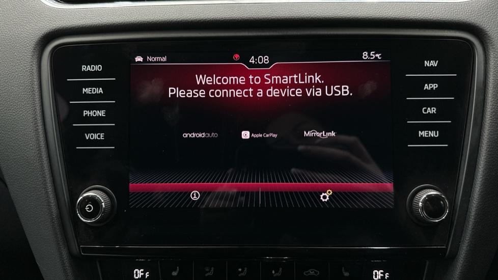 Apple CarPlay/Android Auto 