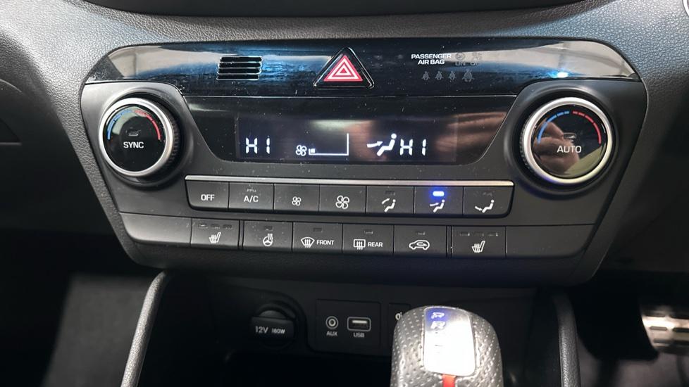 Dual Climate Control / Air Conditioning 