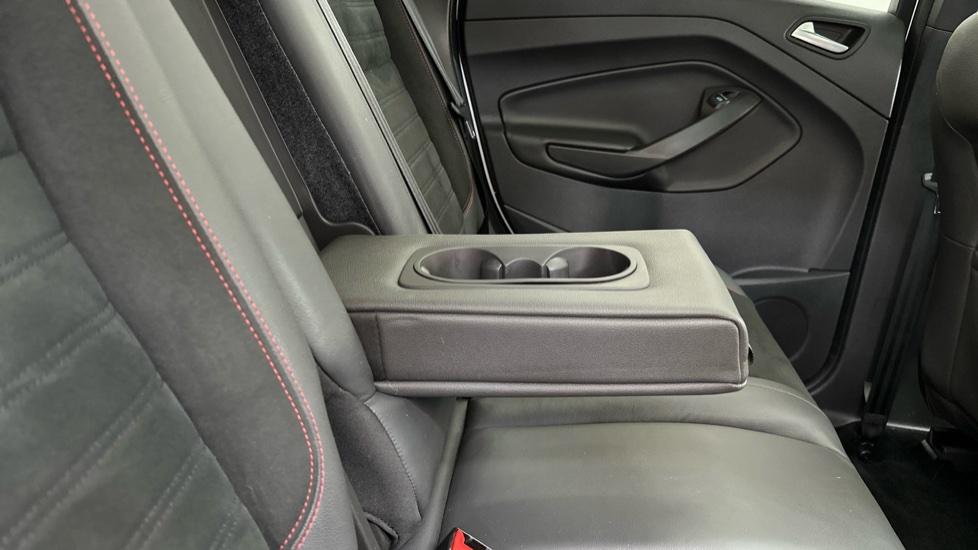 Rear Armrest/ Cup Holder