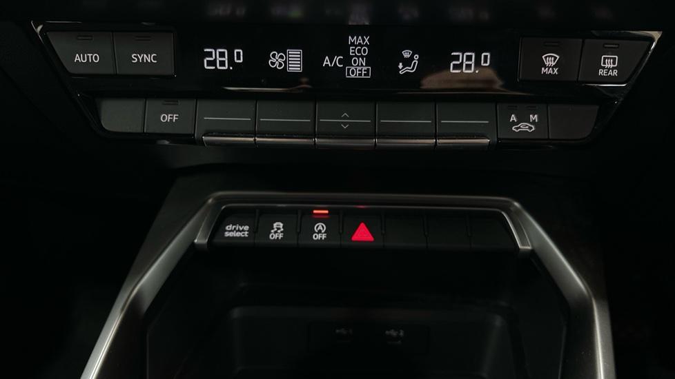 Air Conditioning /Dual Climate Control/Auto Stop Start 