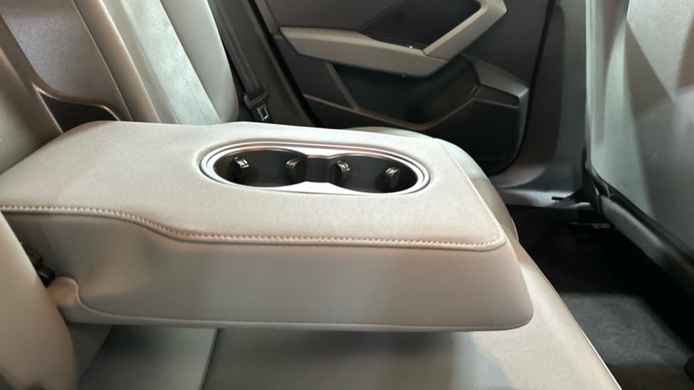 Rear Armrest/ Cup Holder