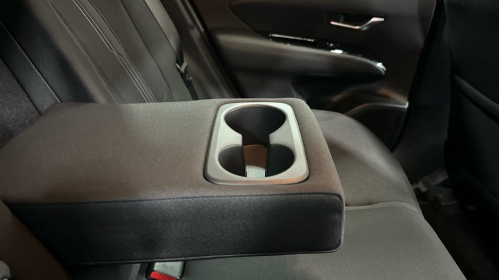 Rear Armrest/ Cup Holder