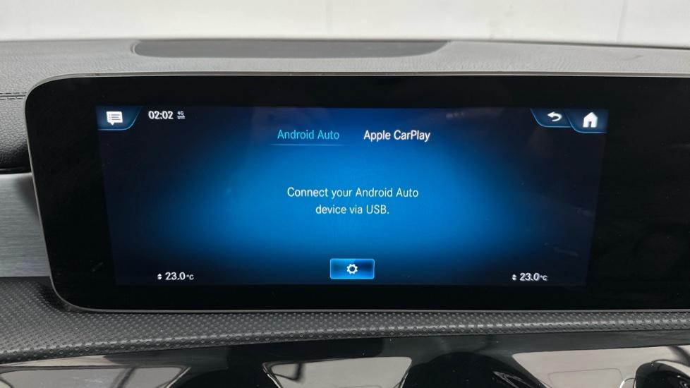 Apple Car Play & Android Auto