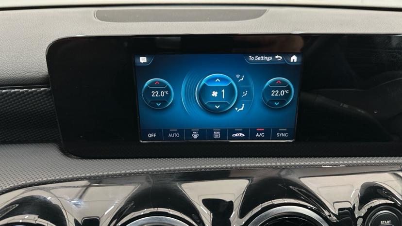 Dual Climate Control / Air Conditioning 