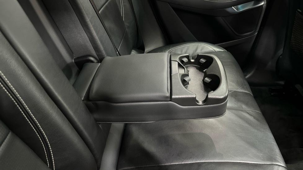 Rear Armrest/ Cup Holder