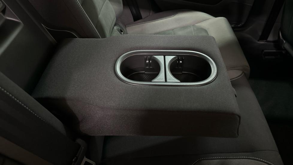 Rear Armrest/ Cup Holder