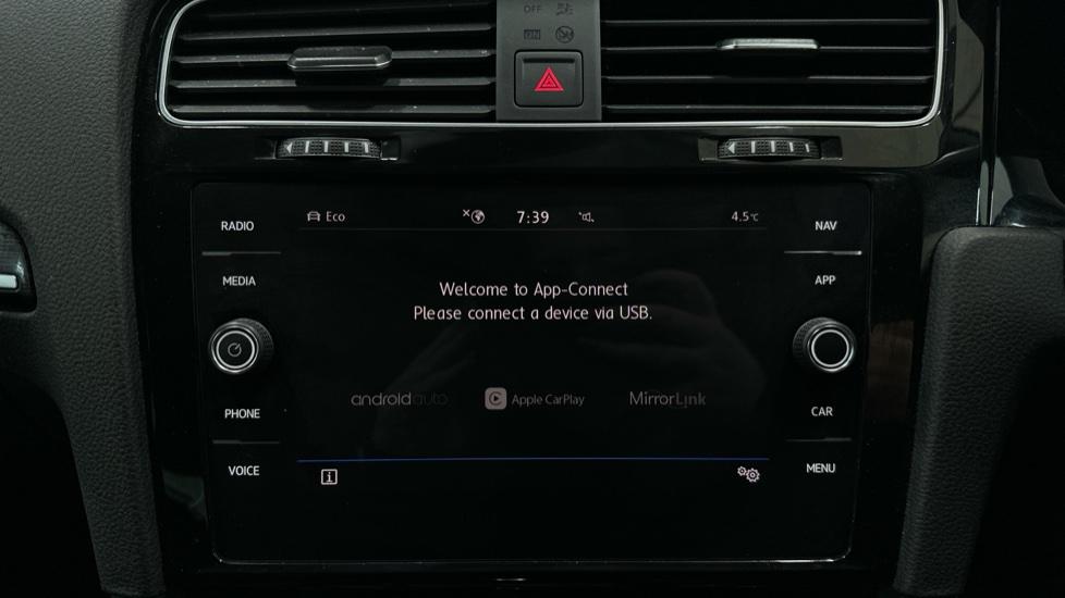 Apple Car Play & Android Auto