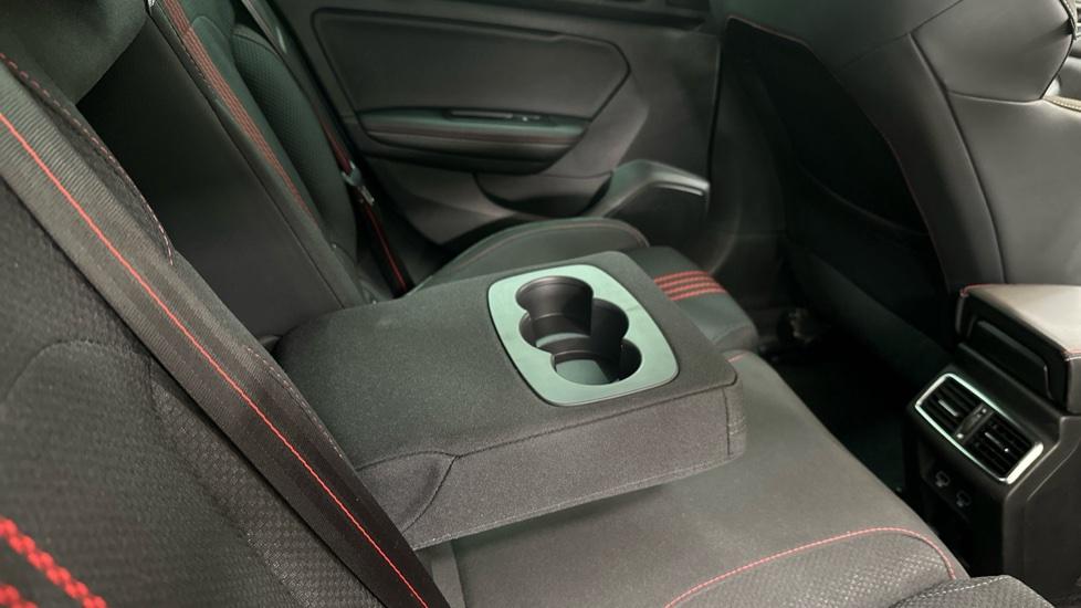 Rear Armrest/ Cup Holder