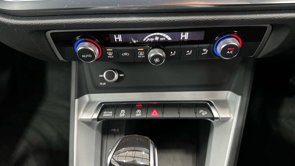 Air Conditioning /Dual Climate Control/Auto Stop Start 