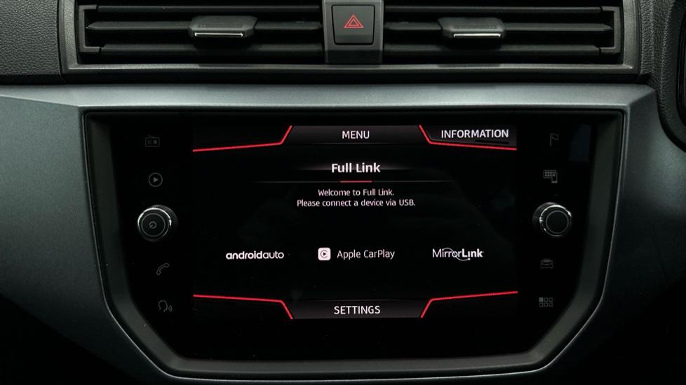 Apple Car Play & Android Auto