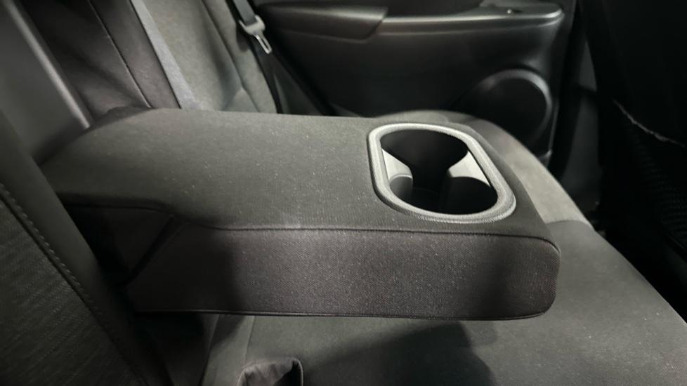 Rear Armrest/ Cup Holder