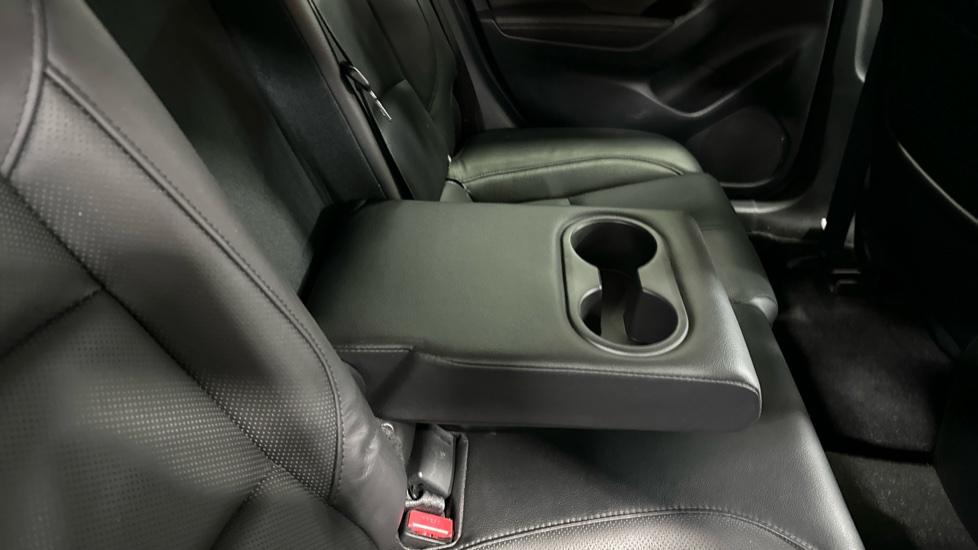 Rear Armrest/ Cup Holder