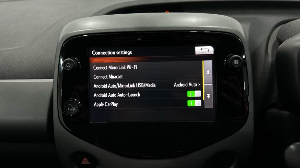 Apple Car Play & Android Auto