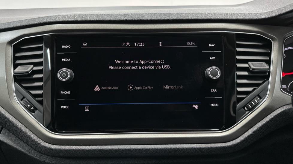 Apple Car Play & Android Auto