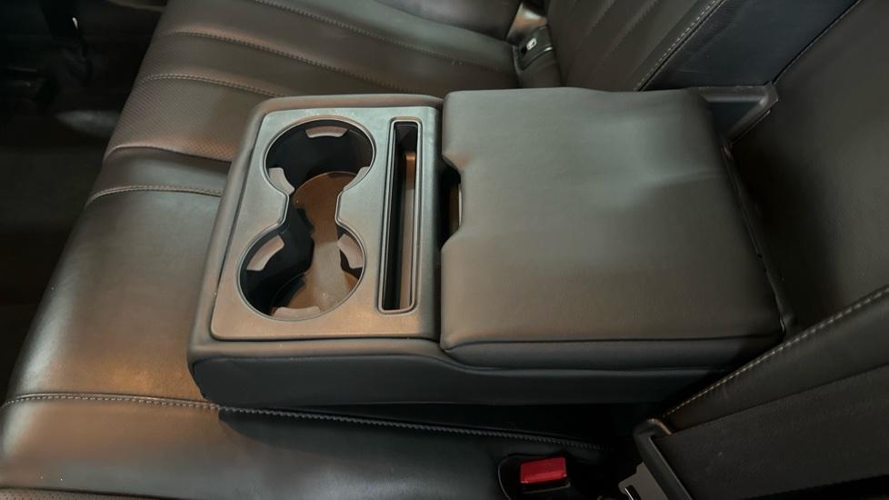 Rear Armrest/ Cup Holder