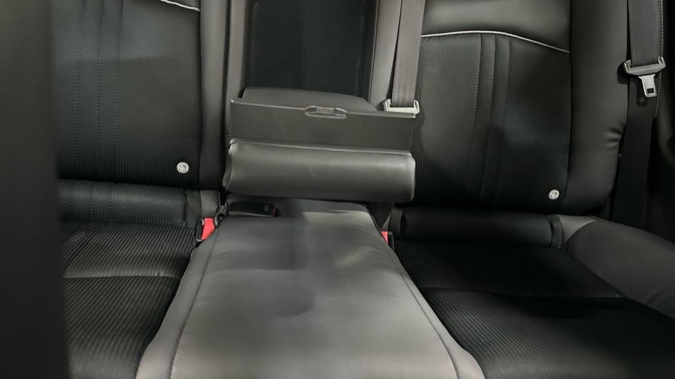 Rear Armrest/ Cup Holder