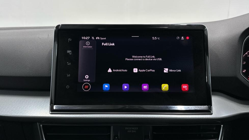 Apple Car Play & Android Auto