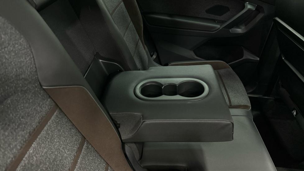 Rear Armrest/ Cup Holder