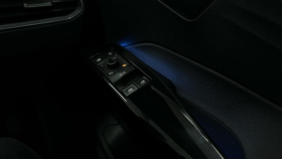 Electric Windows / Wing Mirrors / Ambient Lighting 