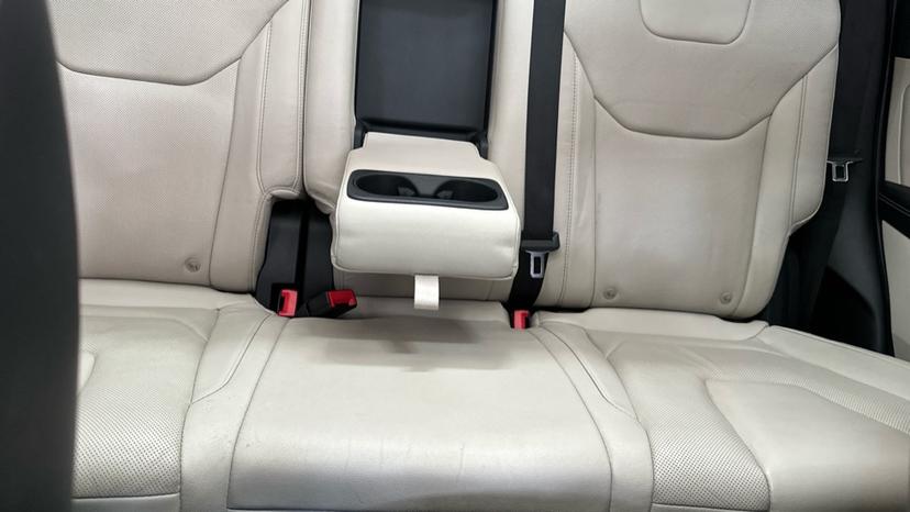 Rear Armrest/ Cup Holder