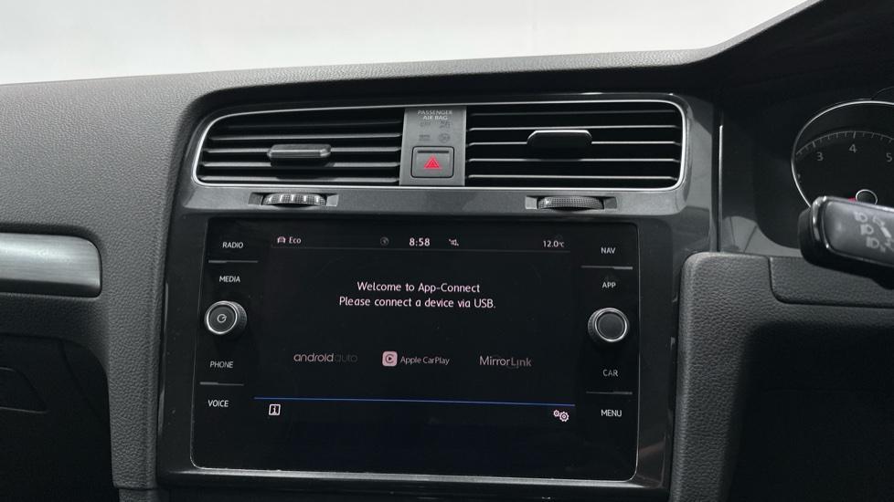 Apple Car Play & Android Auto