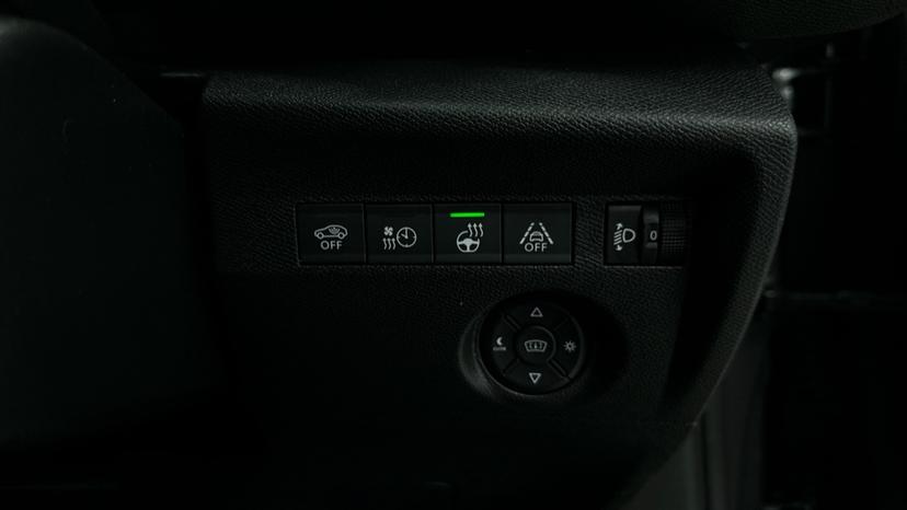 Lane Assist/Heated Steering Wheel 