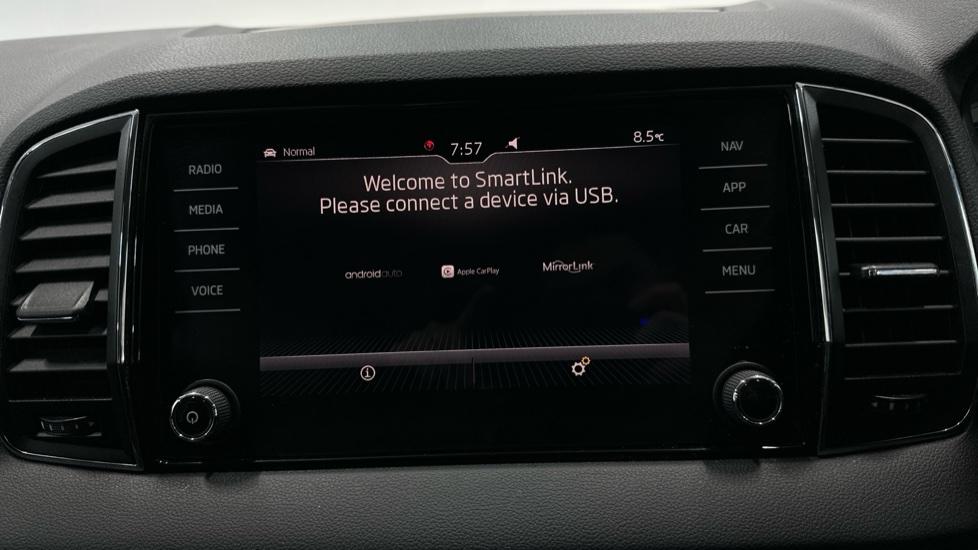 Apple Car Play & Android Auto