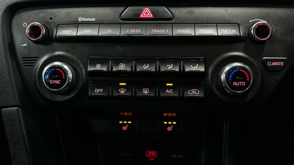 Air Conditioning /Heated Seats 