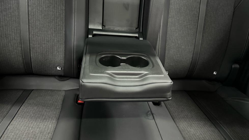 Rear Armrest/ Cup Holder