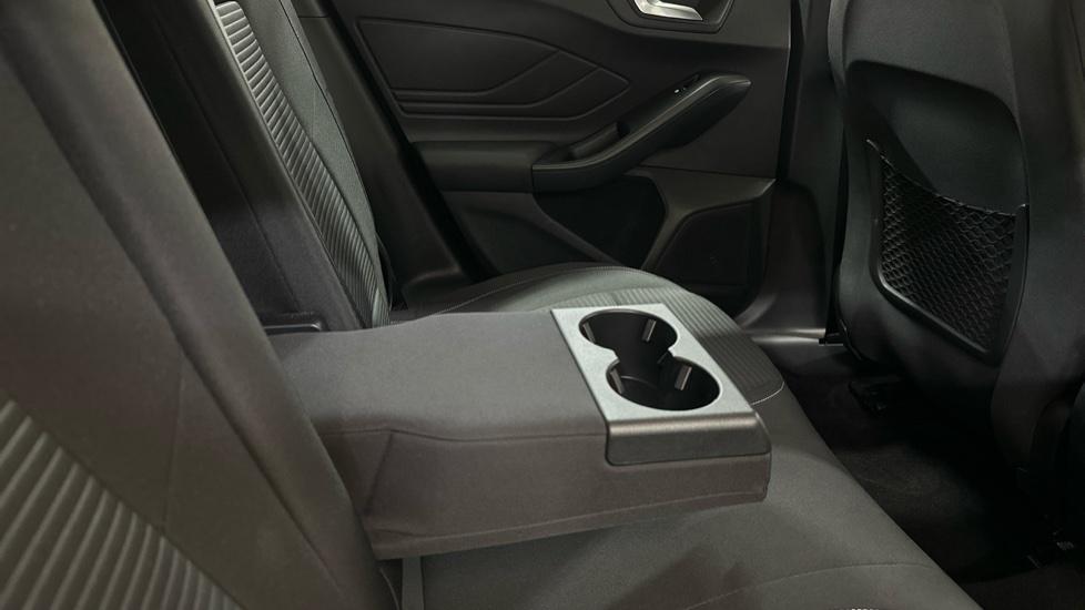 Rear Armrest/ Cup Holder