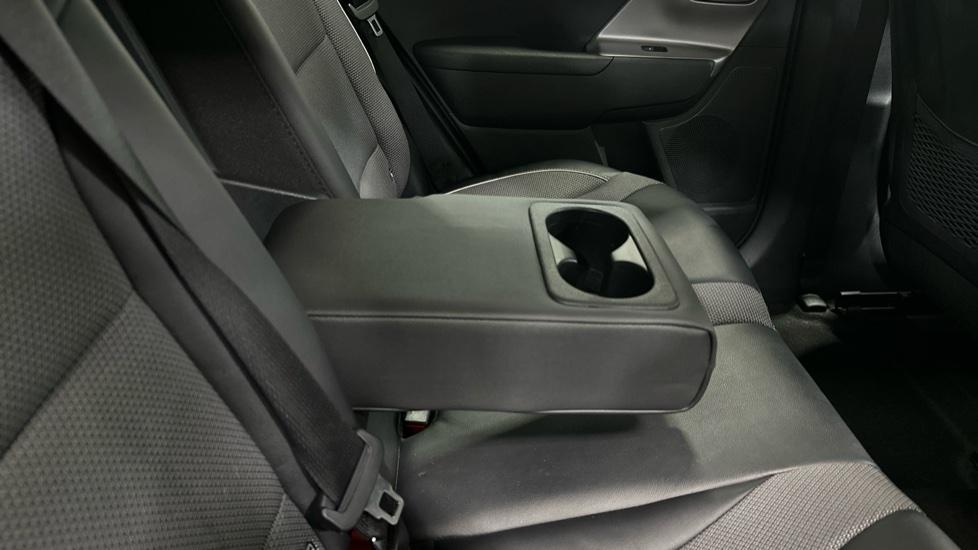 Rear Armrest/ Cup Holder