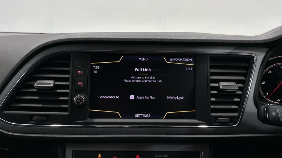 Apple Car Play & Android Auto