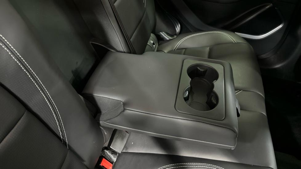 Rear Armrest/ Cup Holder