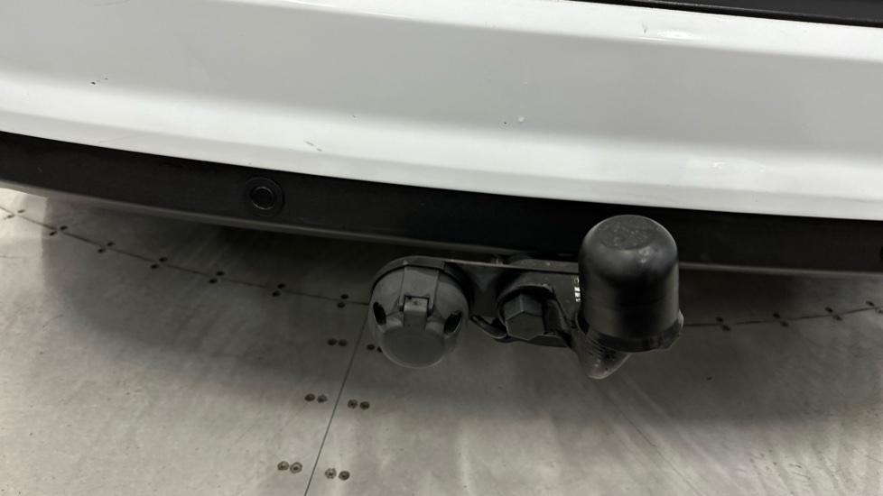 Tow bar/Rear parking sensors 